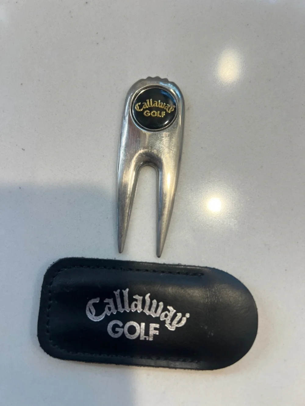 Callaway Silver Divot Tool with Black Logo Pouch